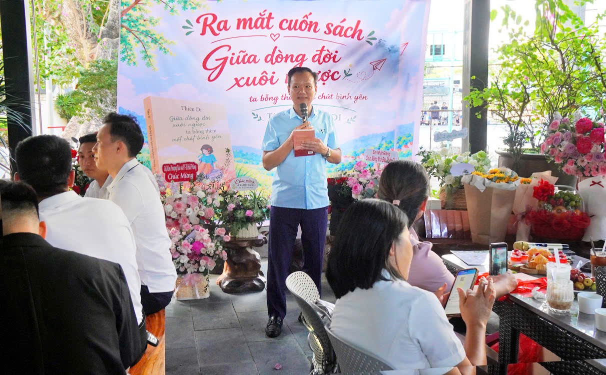 Không gian giao lưu ngày ra mắt