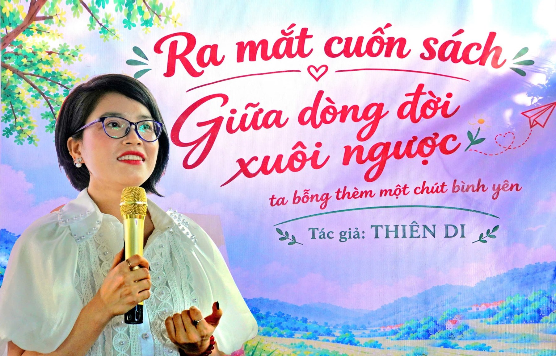 Chia sẻ tại buổi ra mắt sách